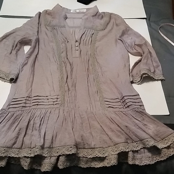 Socialite Tops - Solitaire top